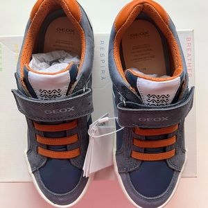 NWT Geox Boys Leather Sneakers Size 3 (Big Kids/Youth)